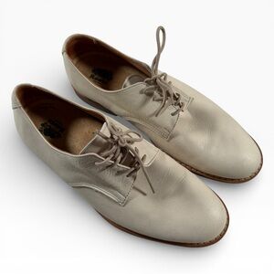 Roots Canada Cream Leather Oxford Shoes